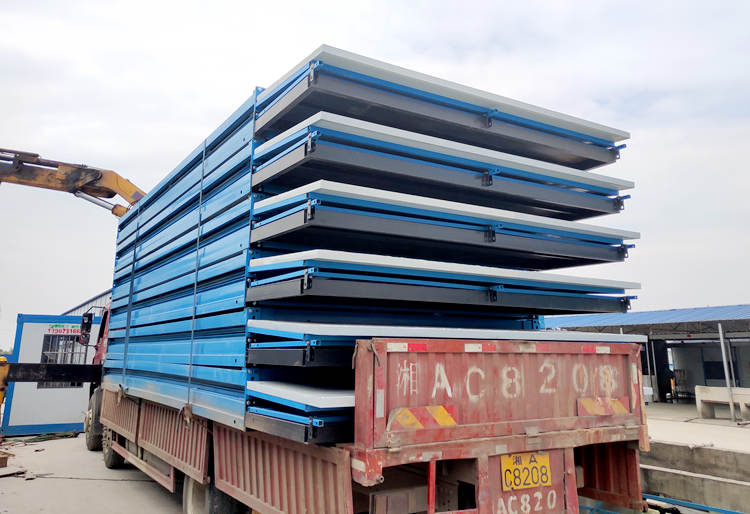 折叠集装箱房运输