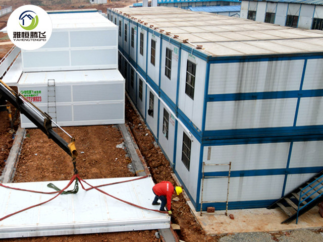 折叠集装箱房搭建
